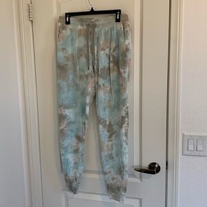 ON tie-dyed sweat joggers with pockets. Size Medium Tall.